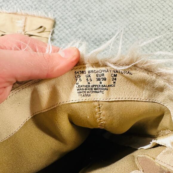 Vtg Y2K Hush Puppies Tan/Cream Moccasin Laceup Faux Fur Suede Tall Leather Boots - Picture 6 of 6